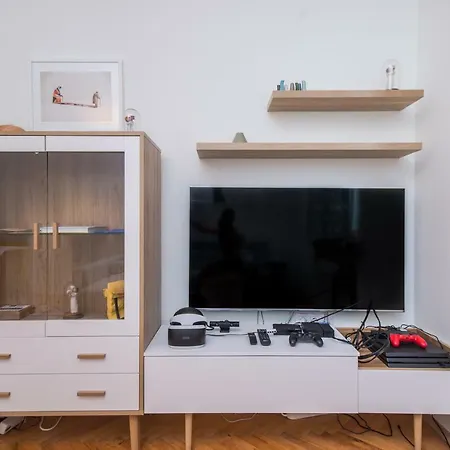 Appartement Designer & Luxurious, Business, One Bedroom In By Flat Mаnager *