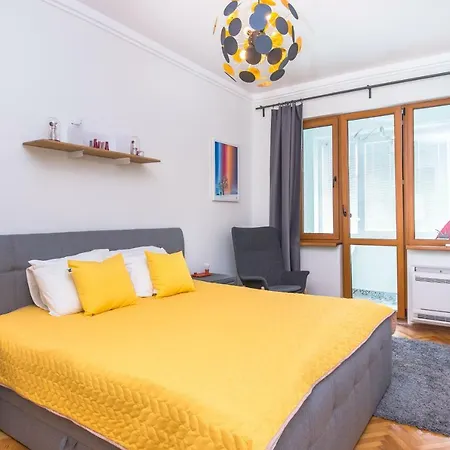 Designer & Luxurious, Business, One Bedroom In By Flat Mаnager Apartment *